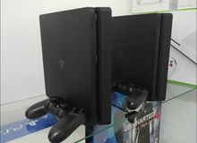 Carregar imagem no visualizador da galeria, PS4 Slim 500GB + 2 jogos + 2 Controles (ITEM PROMOCIONAL )
